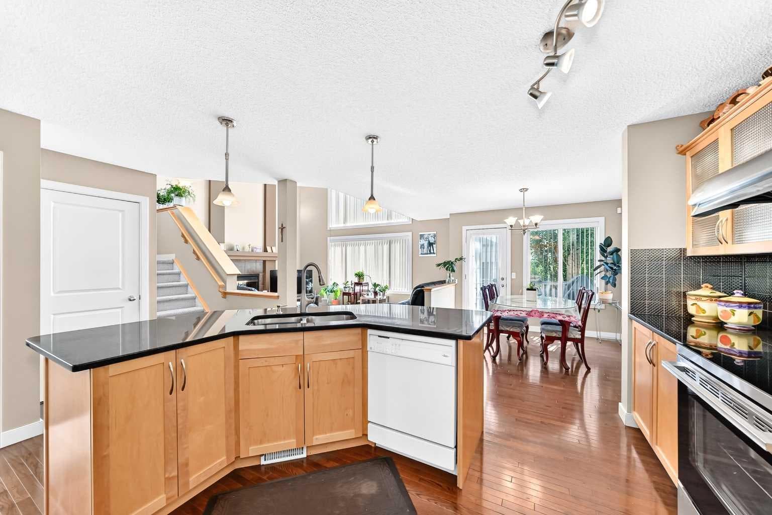 505 Kincora Bay NW