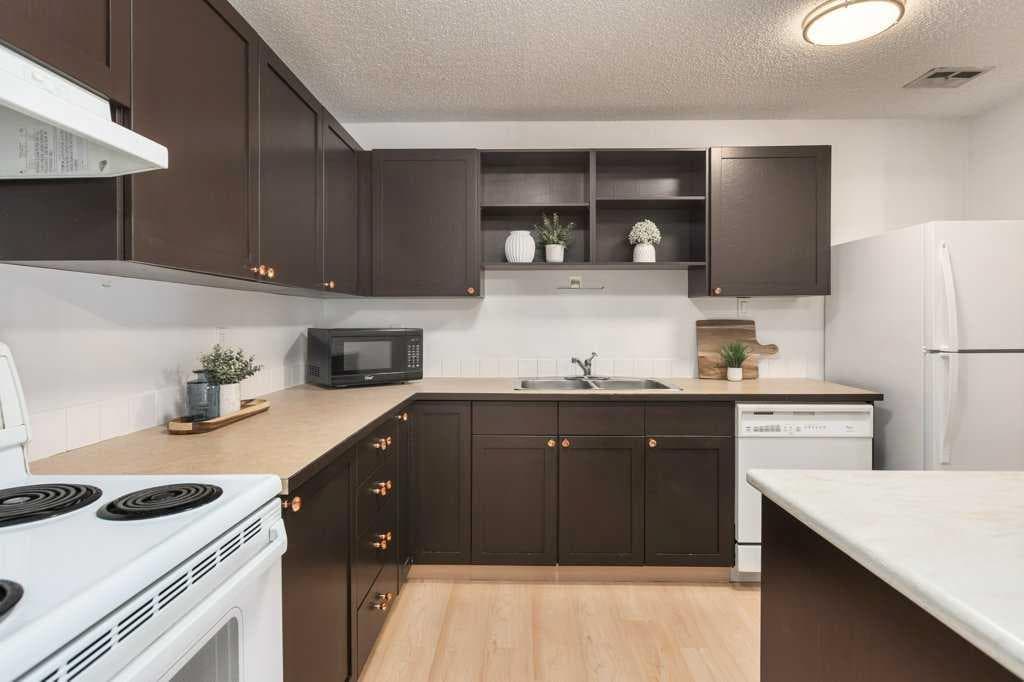 305, 550 Westwood Drive SW