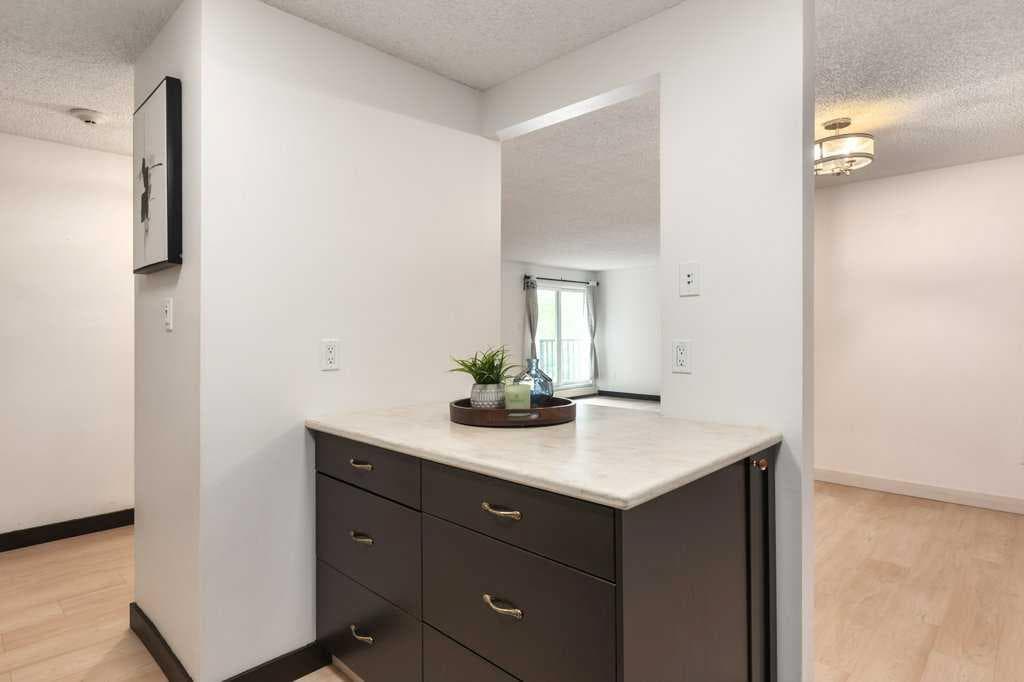 305, 550 Westwood Drive SW
