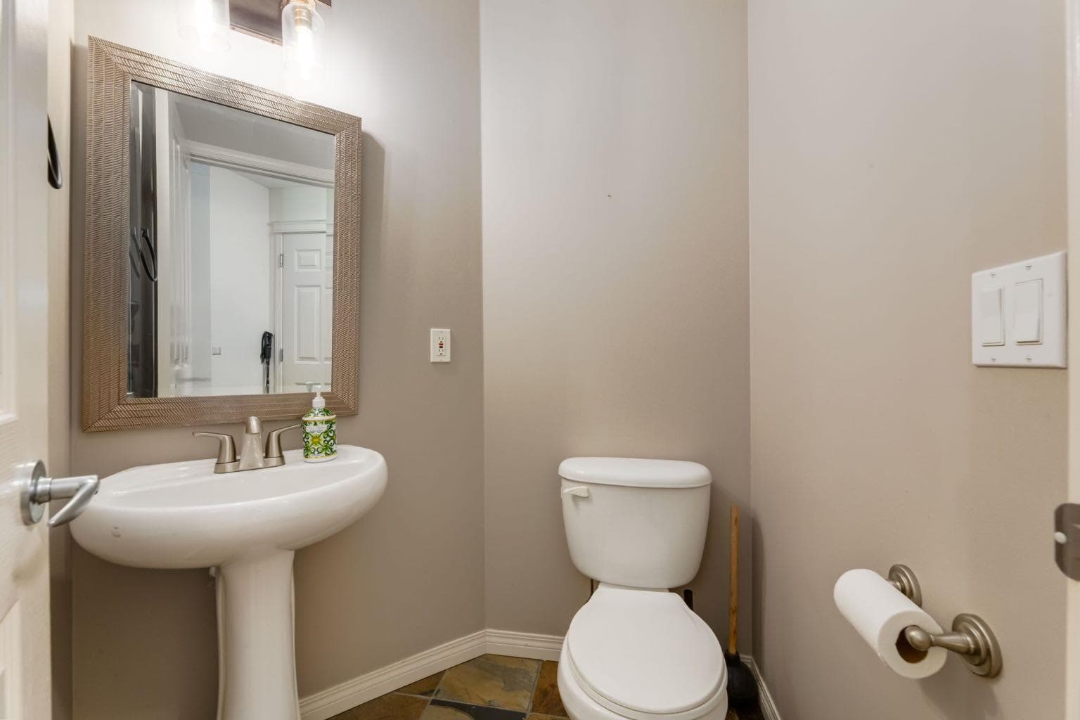 218 Springbank Villas SW