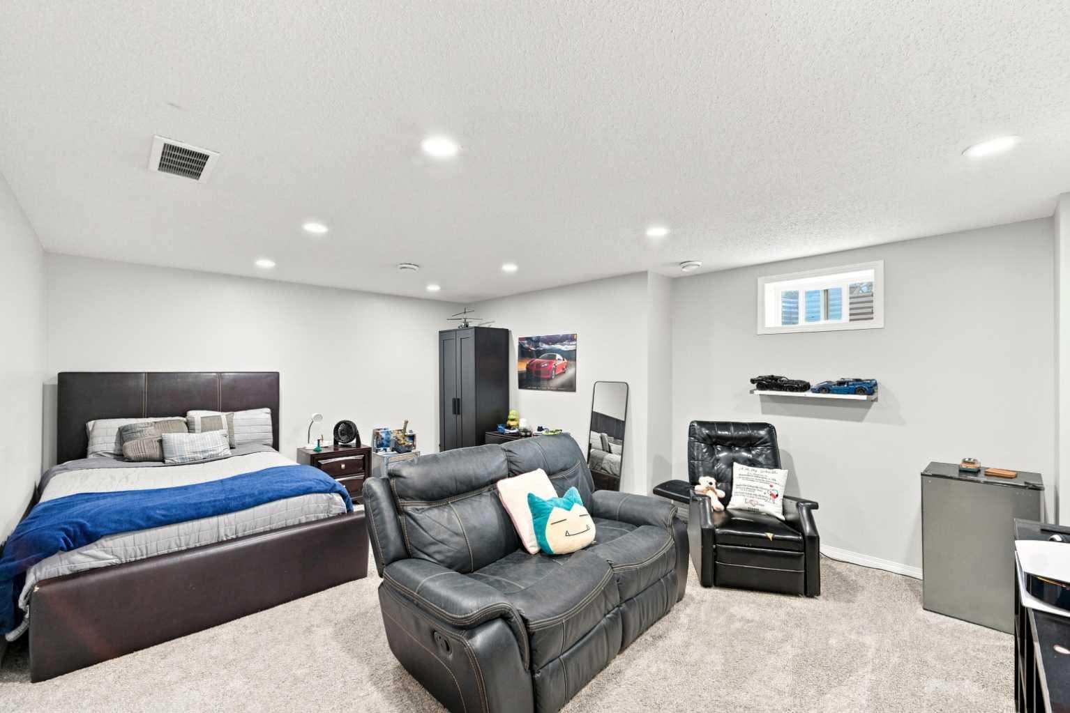 14 Windford Crescent SW