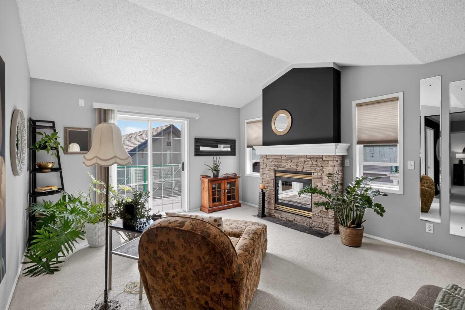204, 39 Hidden Creek Place NW