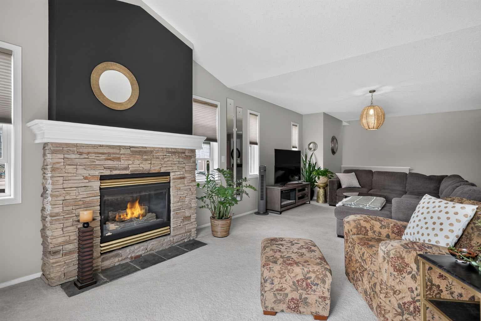 204, 39 Hidden Creek Place NW