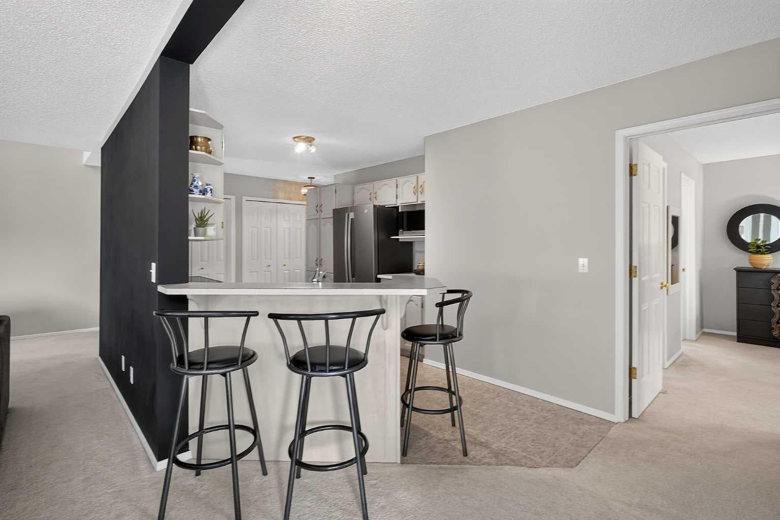 204, 39 Hidden Creek Place NW