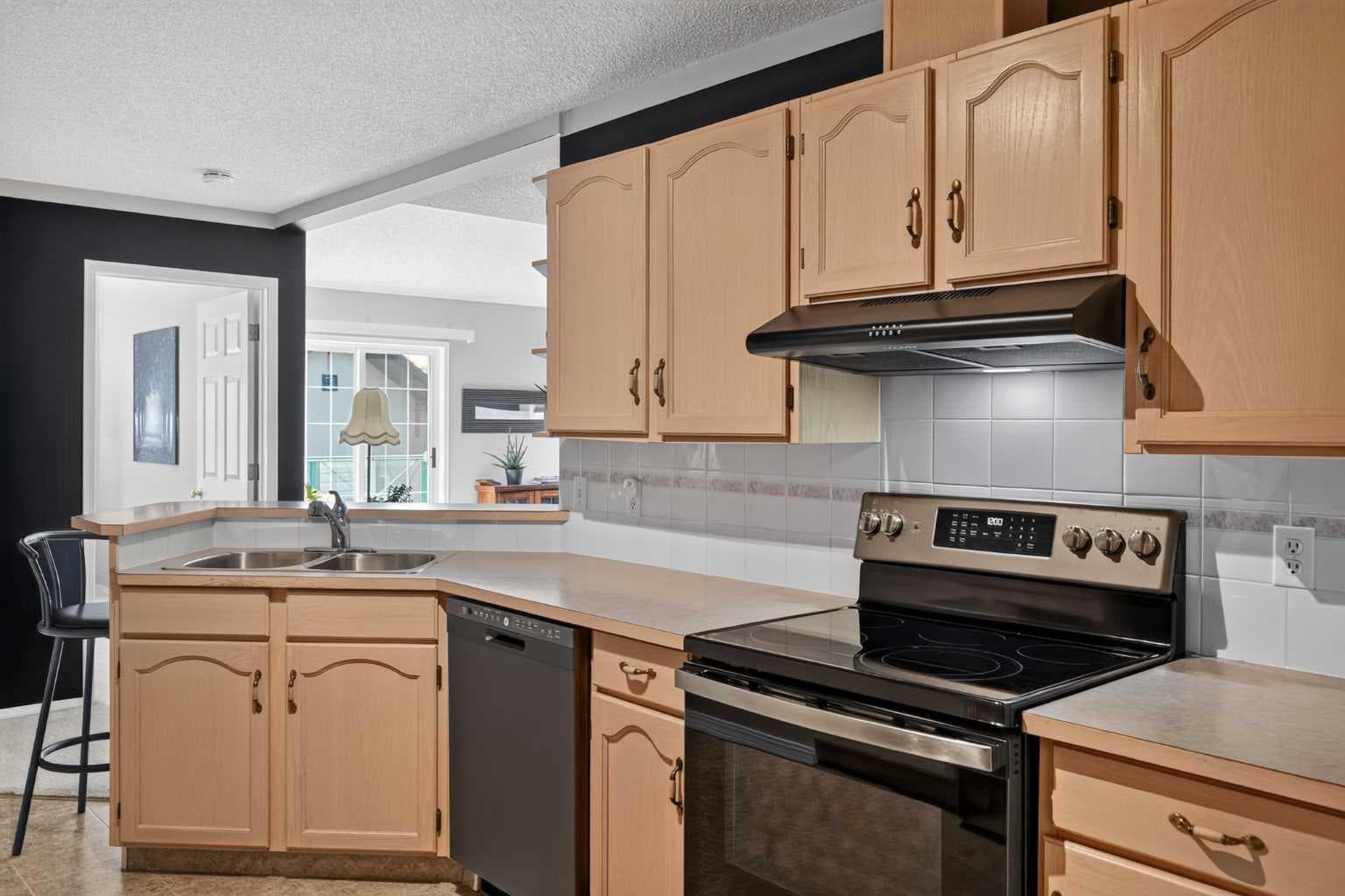 204, 39 Hidden Creek Place NW