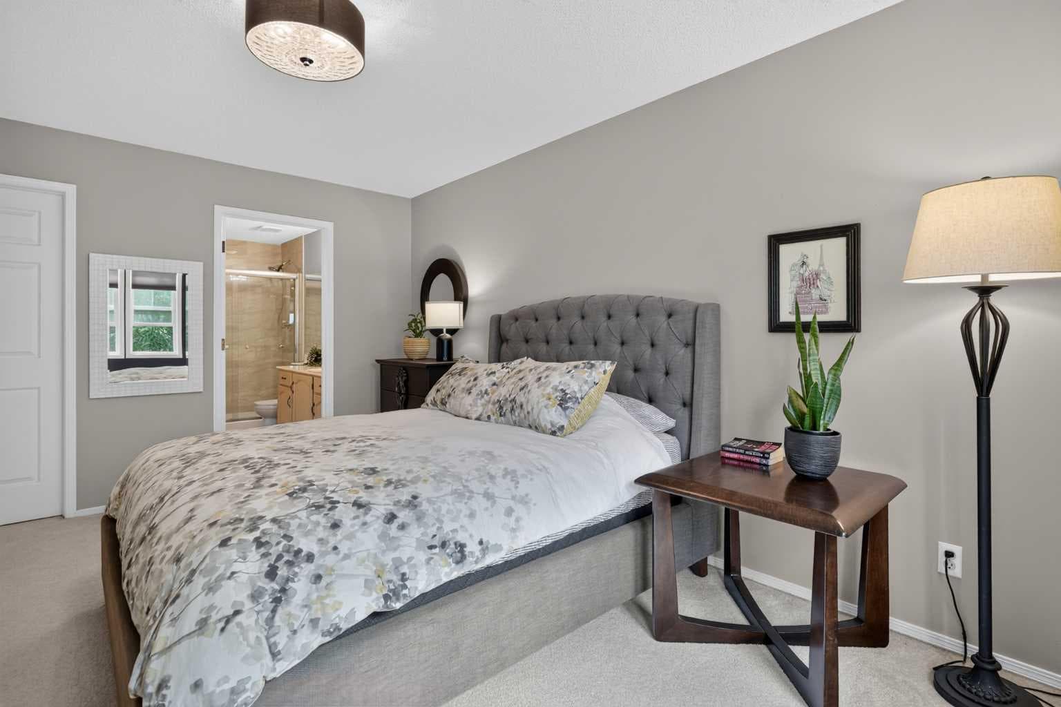 204, 39 Hidden Creek Place NW