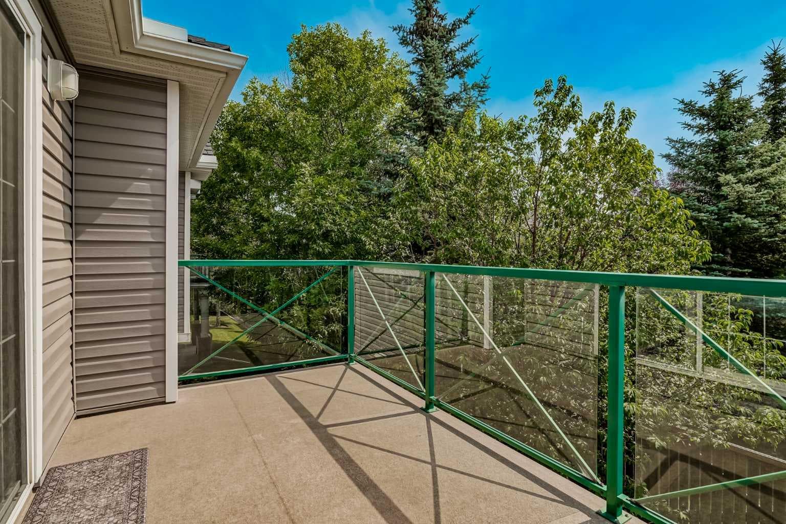 204, 39 Hidden Creek Place NW