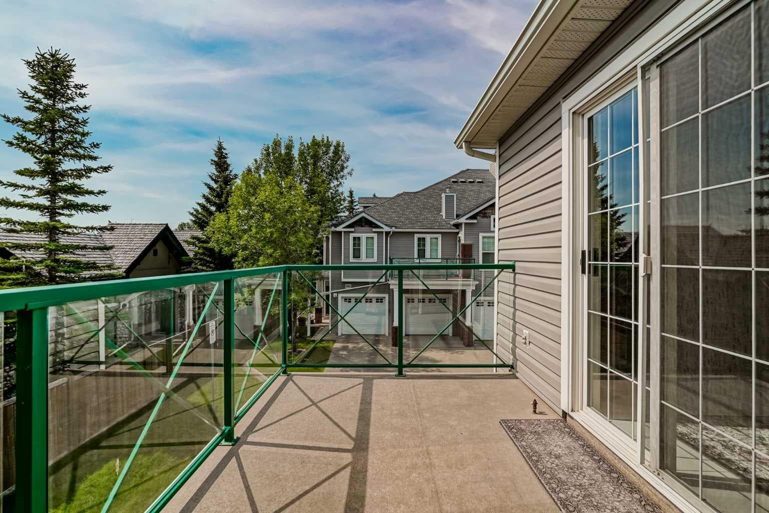 204, 39 Hidden Creek Place NW