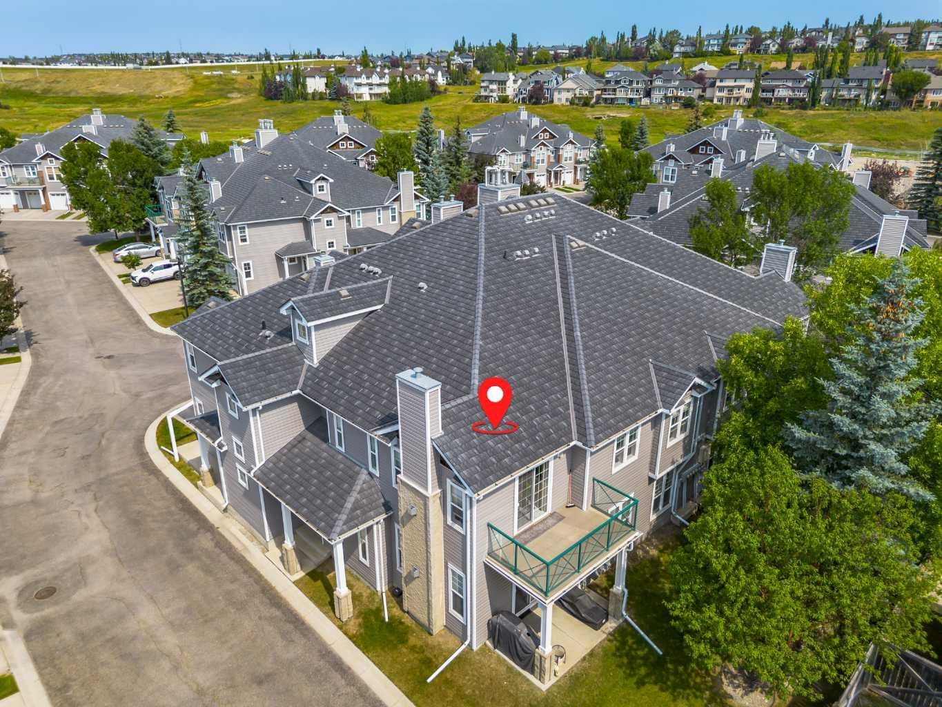 204, 39 Hidden Creek Place NW