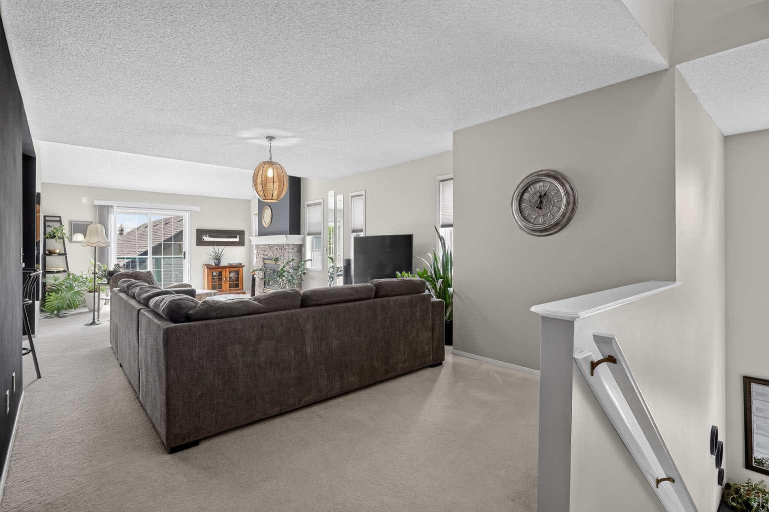 204, 39 Hidden Creek Place NW