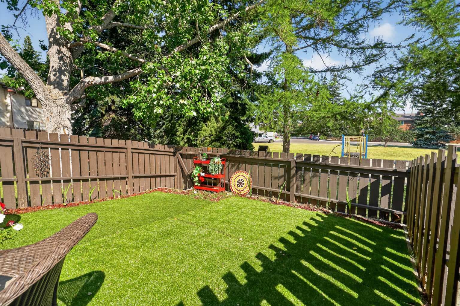 45, 380 Bermuda Drive NW