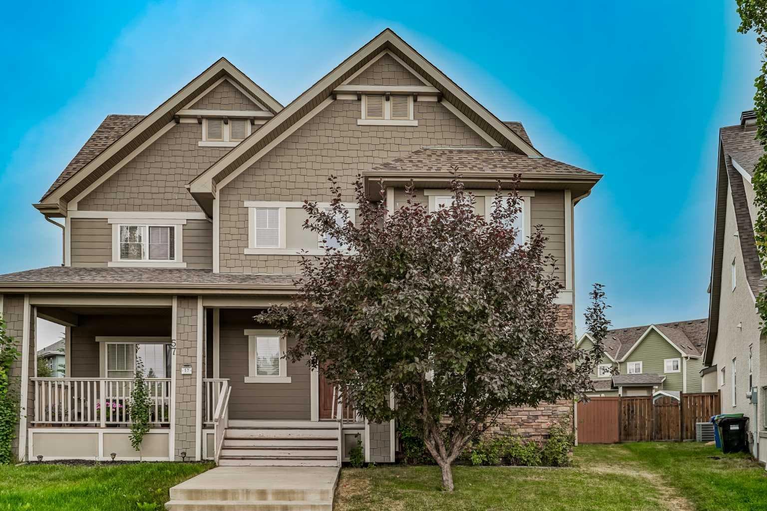 53 Mahogany Point SE