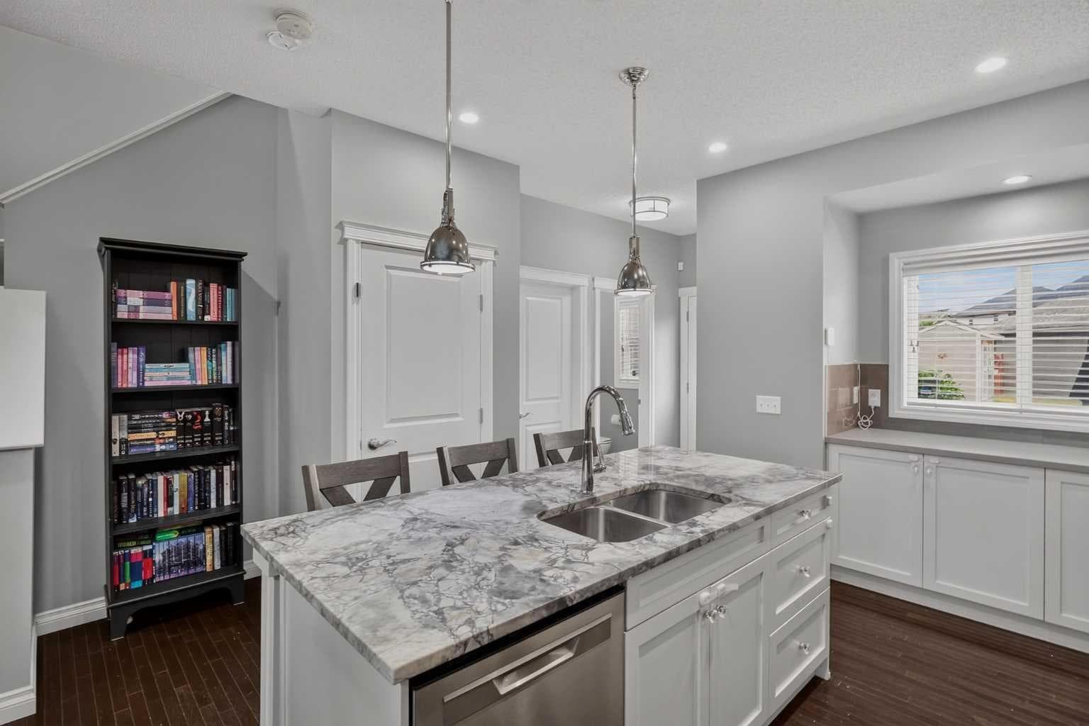 53 Mahogany Point SE