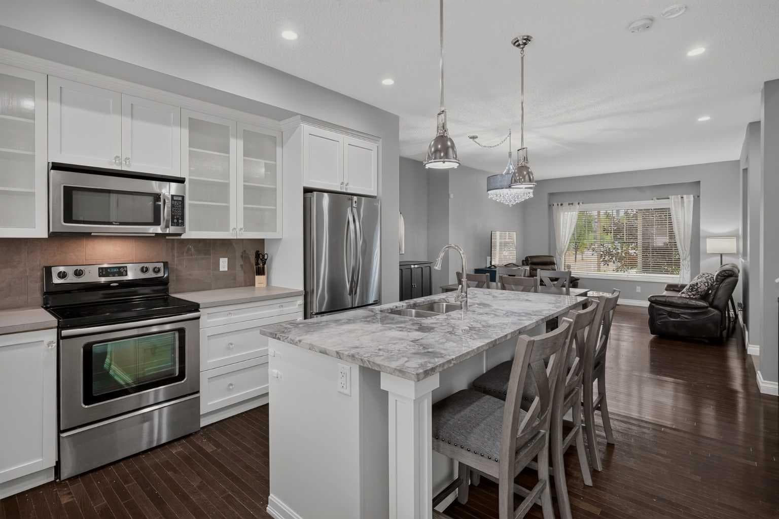 53 Mahogany Point SE