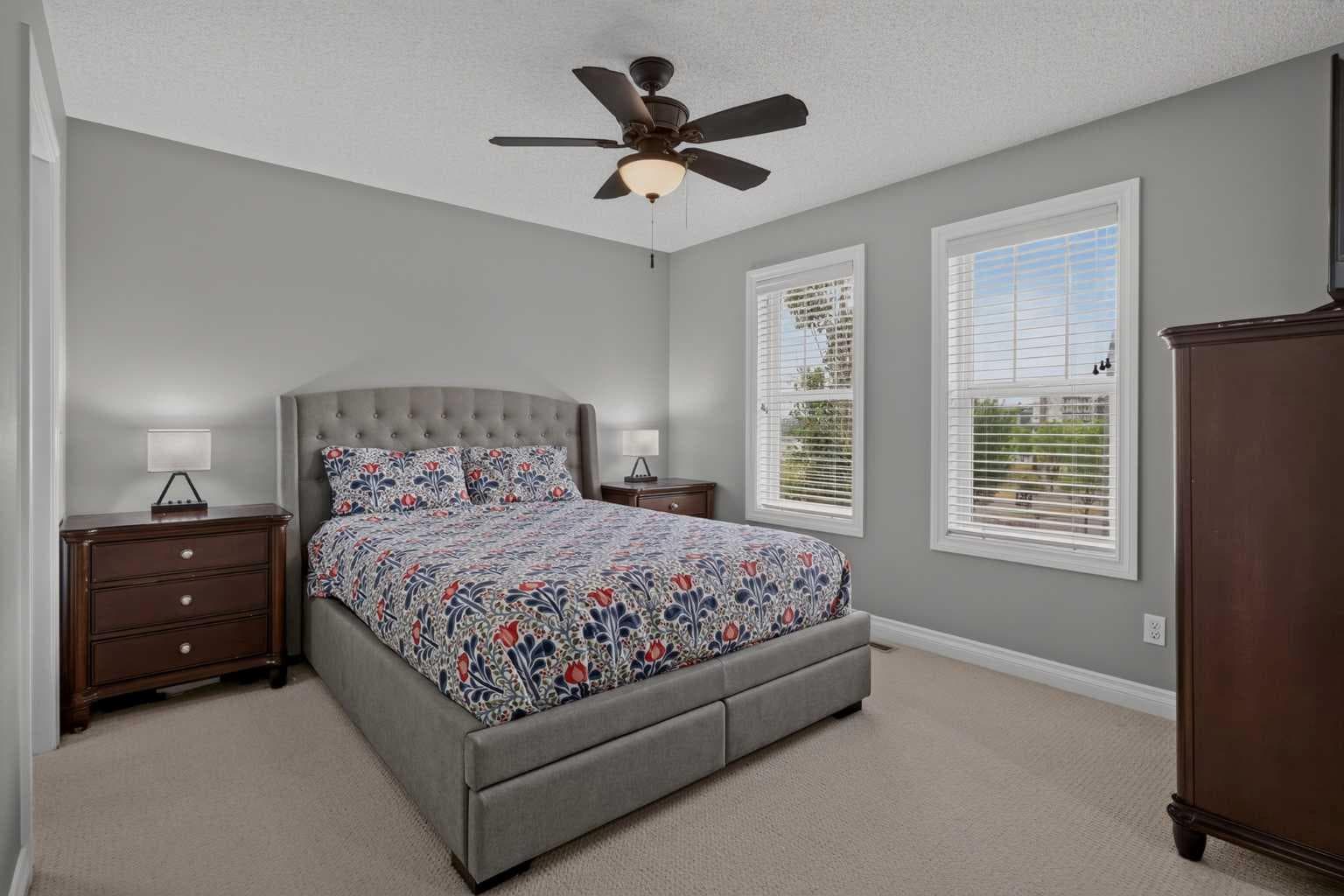 53 Mahogany Point SE