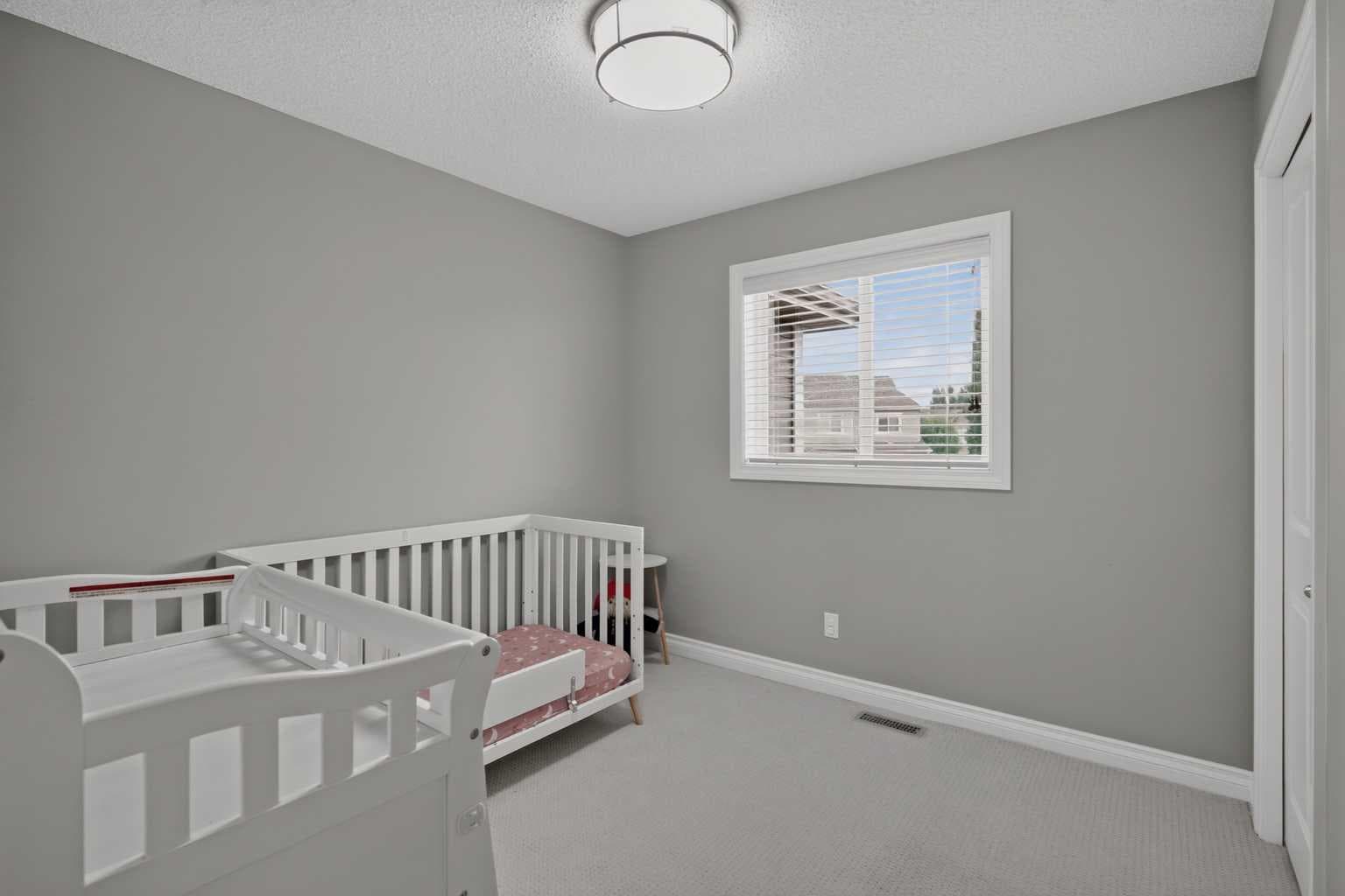 53 Mahogany Point SE