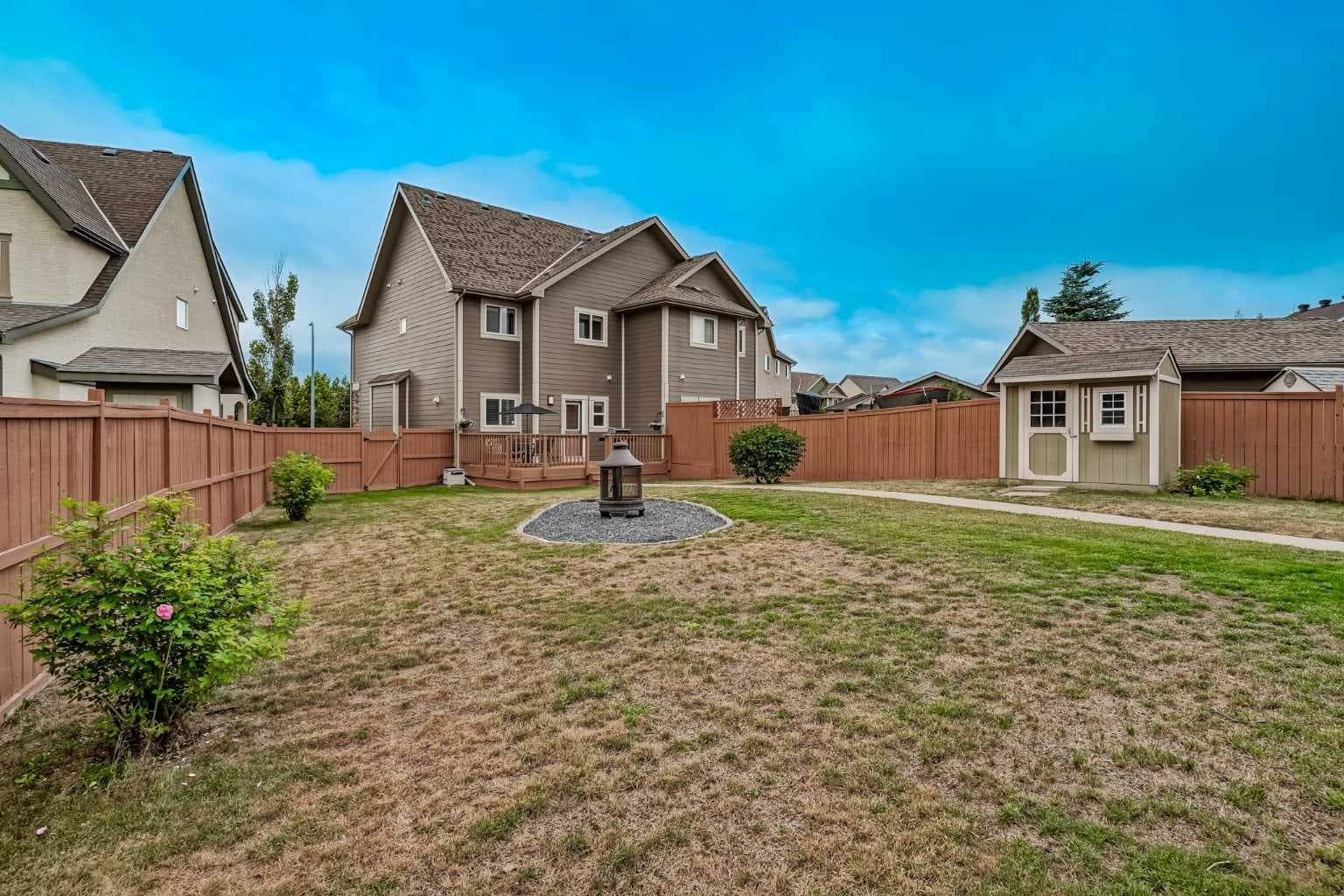 53 Mahogany Point SE