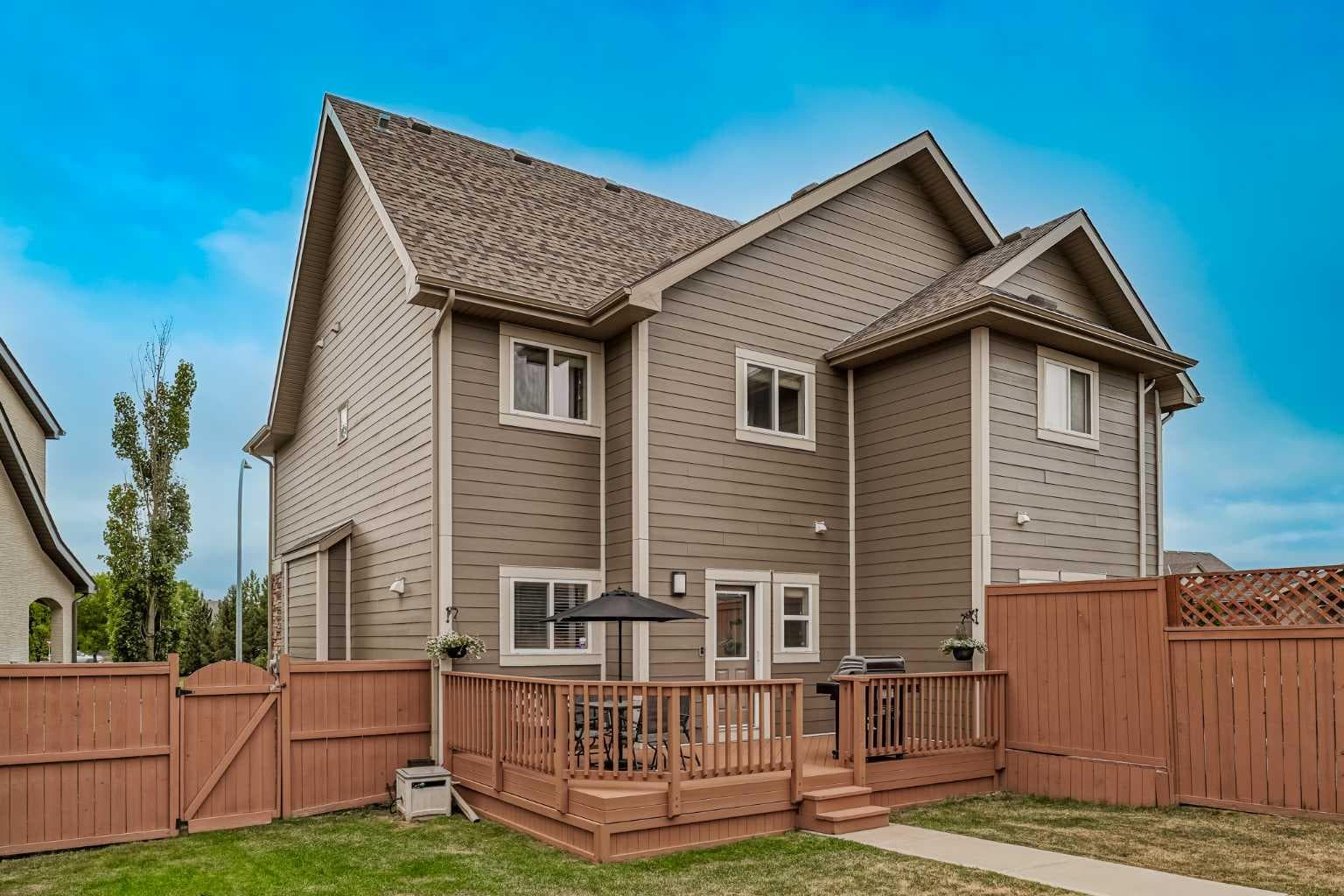 53 Mahogany Point SE