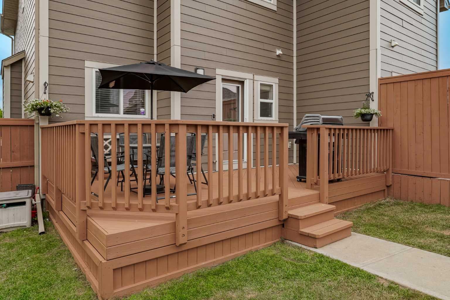 53 Mahogany Point SE
