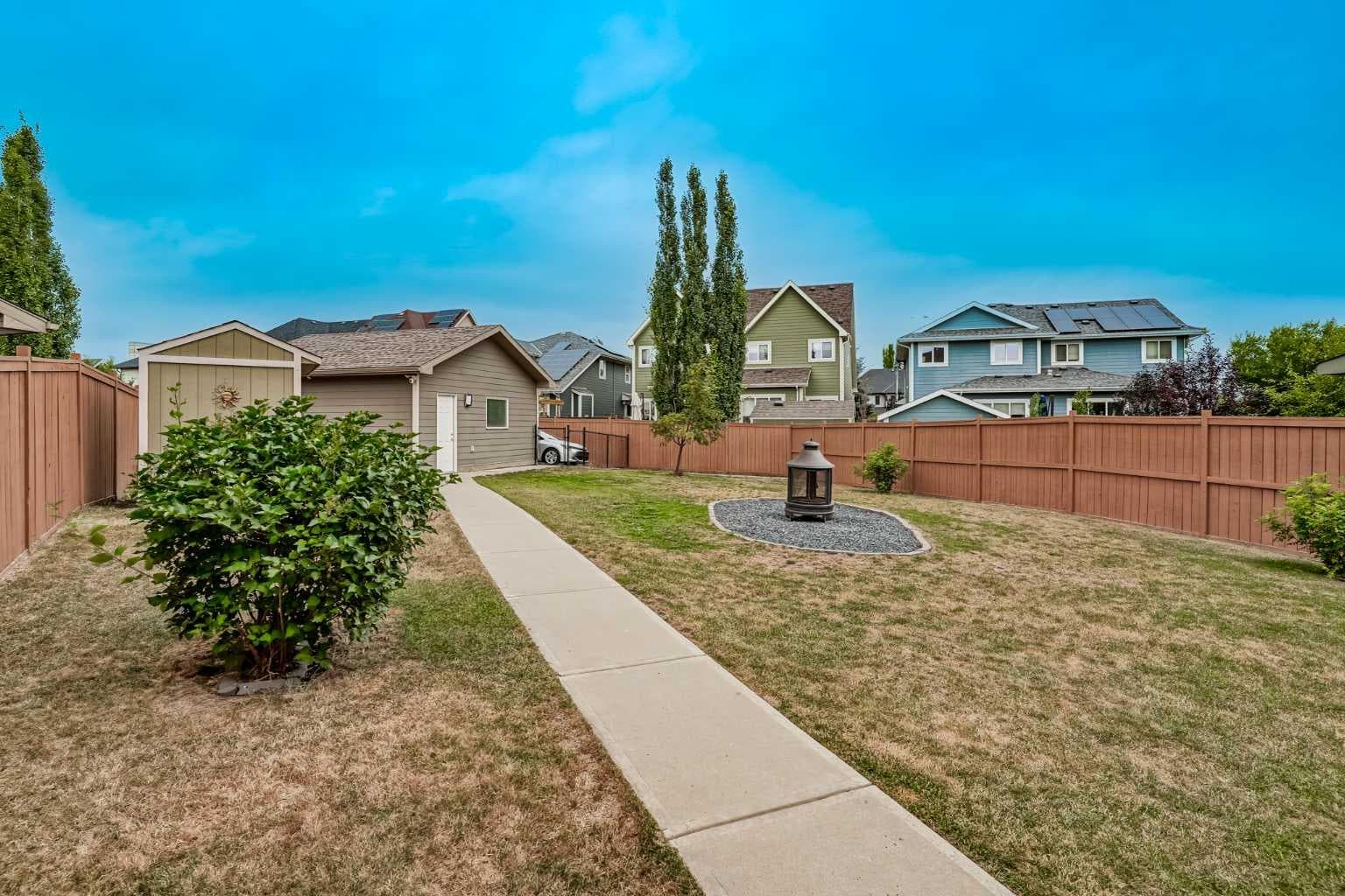 53 Mahogany Point SE