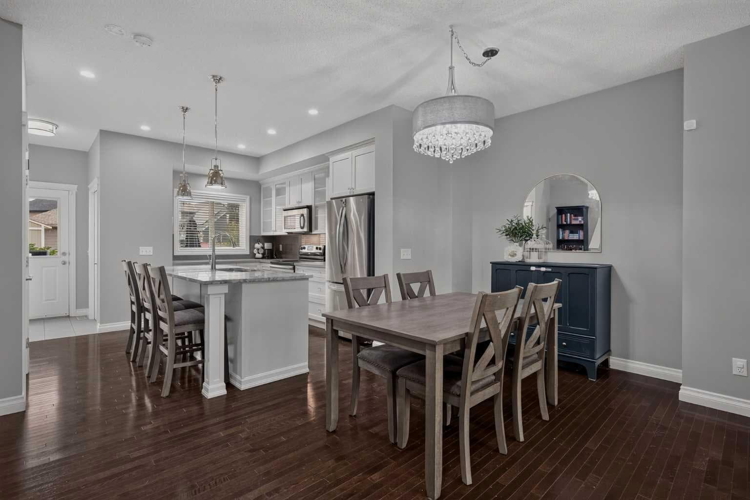 53 Mahogany Point SE