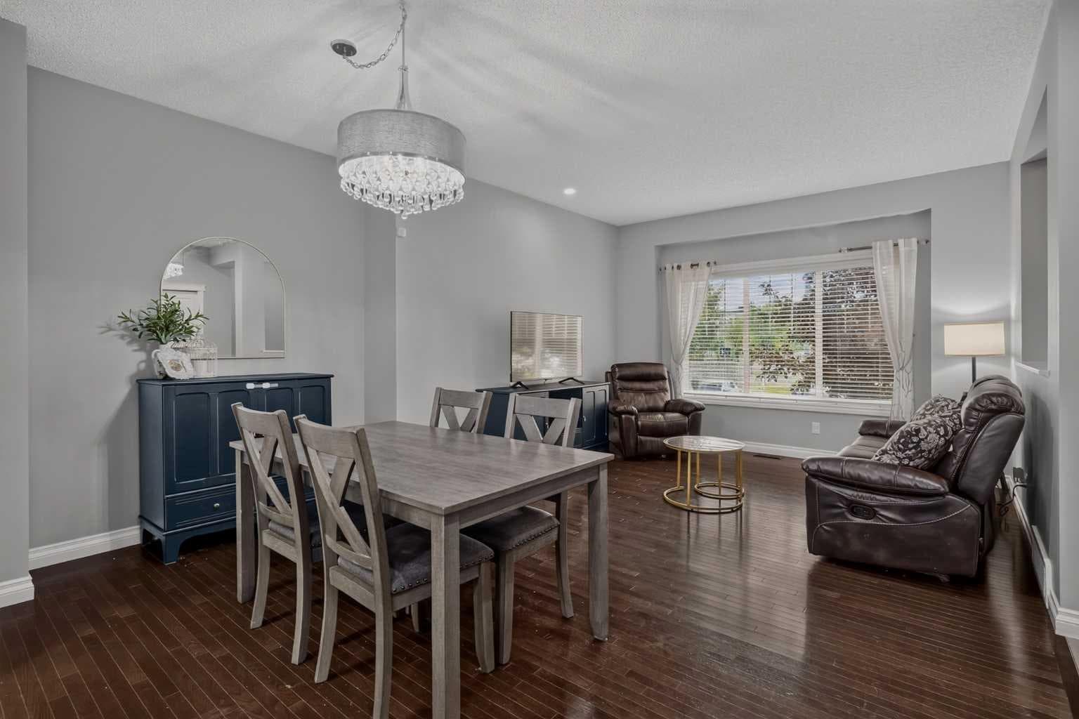53 Mahogany Point SE