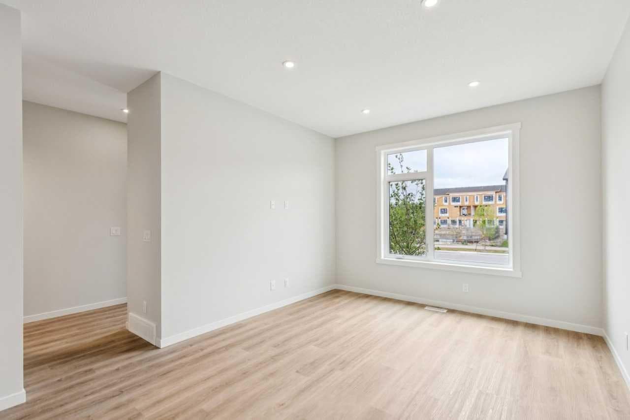 225 Vantage Drive 