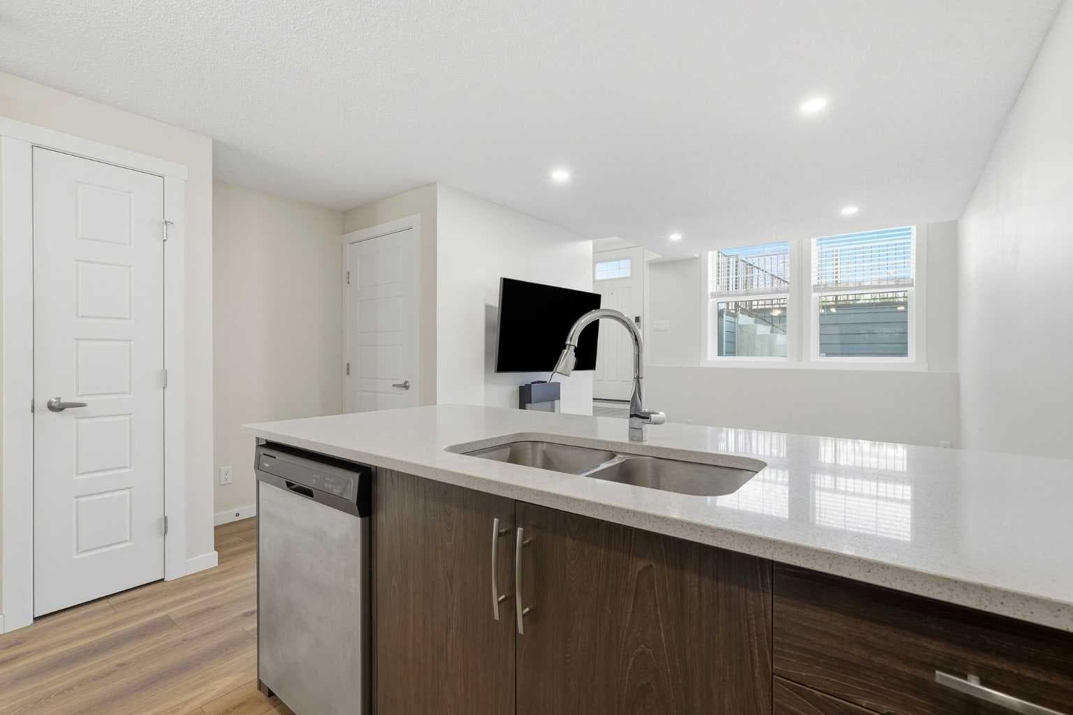 124 Cranbrook Square SE