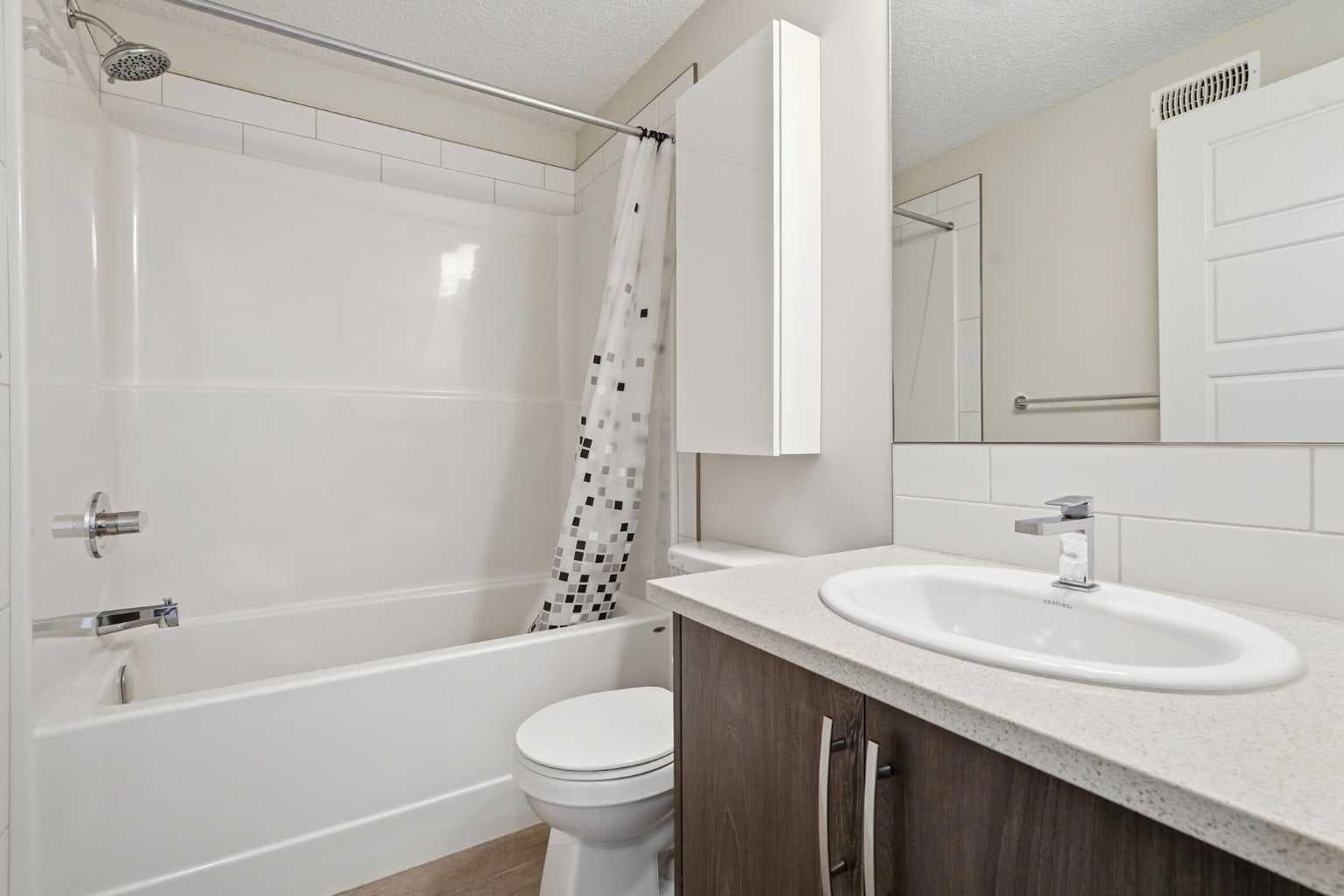 124 Cranbrook Square SE