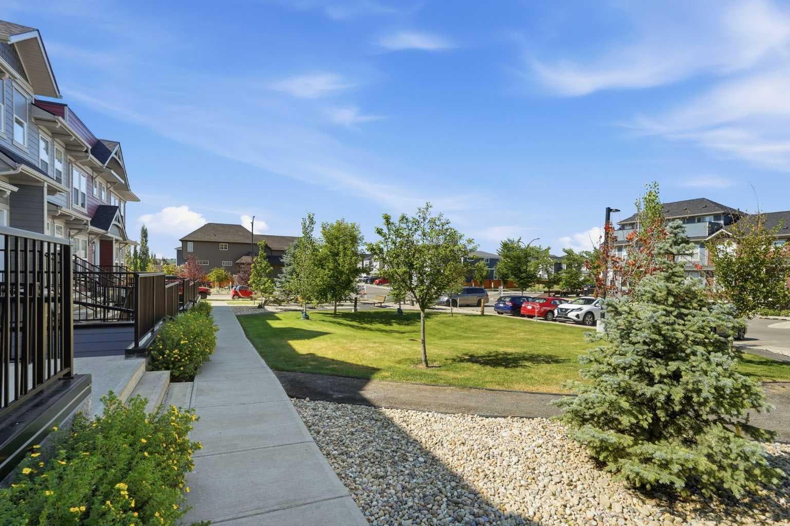 124 Cranbrook Square SE