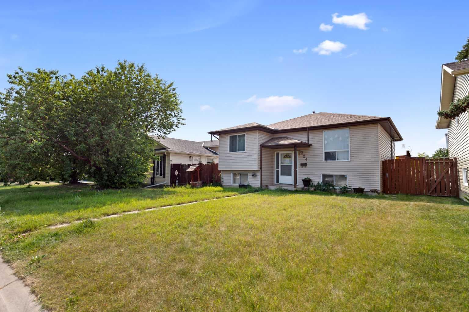 224 Faldale Close NE