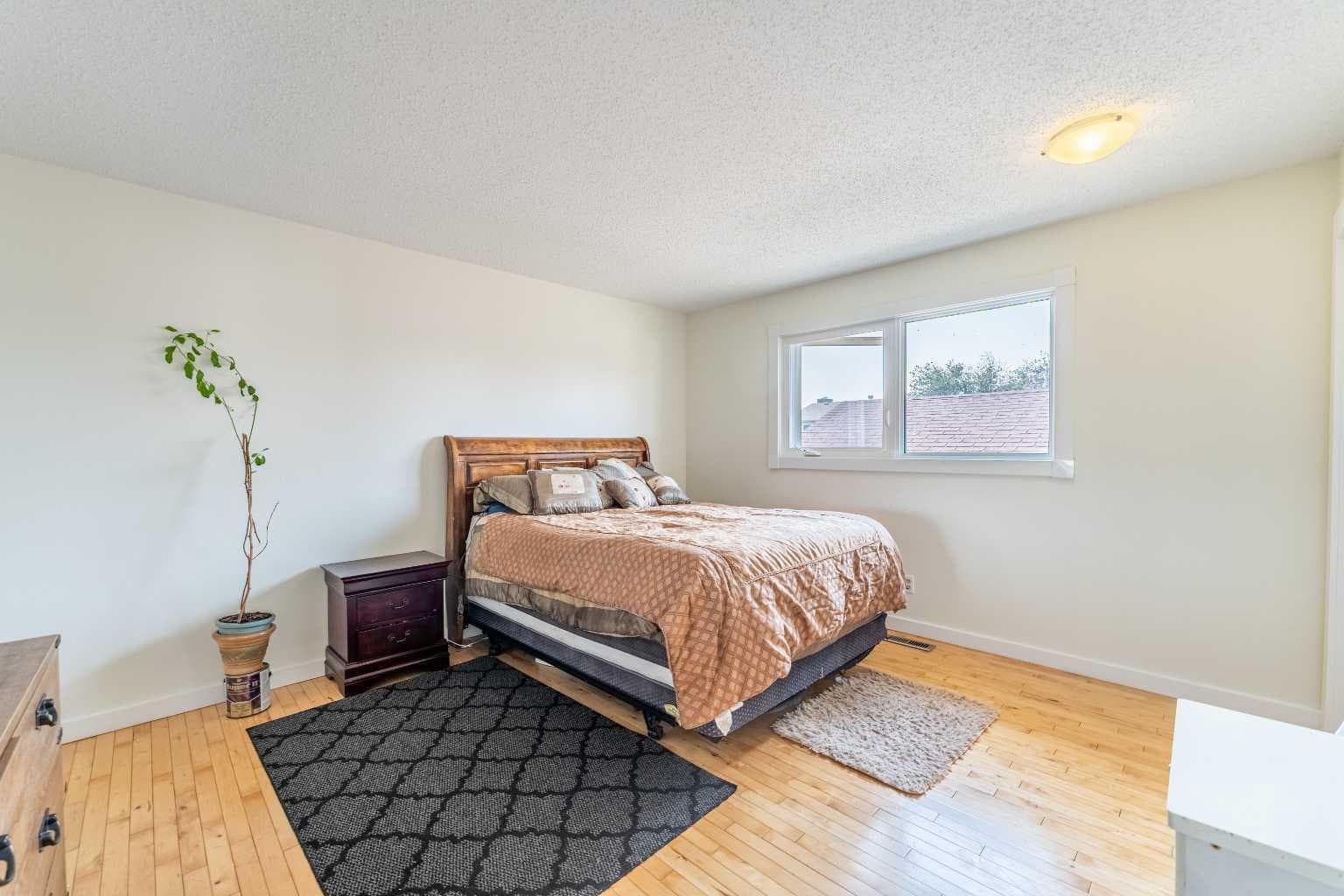44 Templehill Drive NE