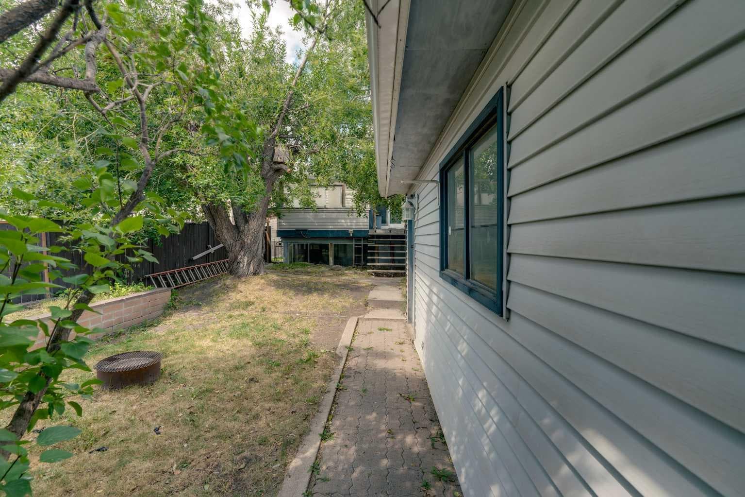 104 Falsby Way NE