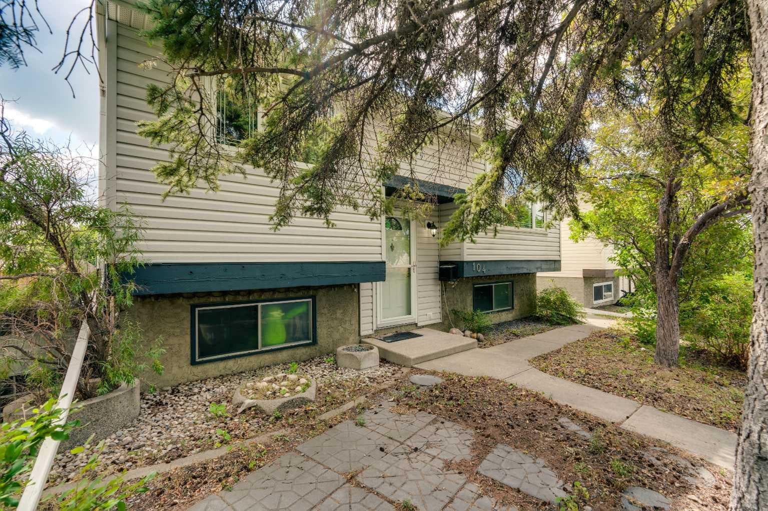 104 Falsby Way NE