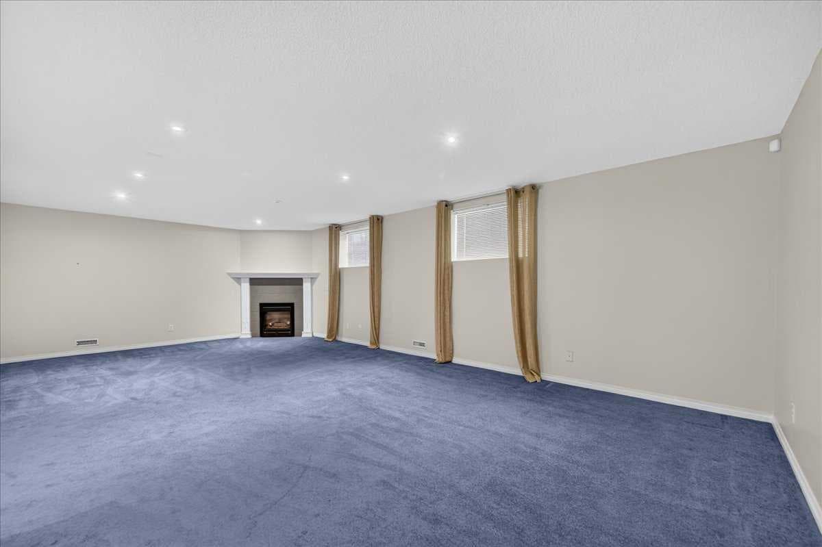 21 Strathearn Gardens SW