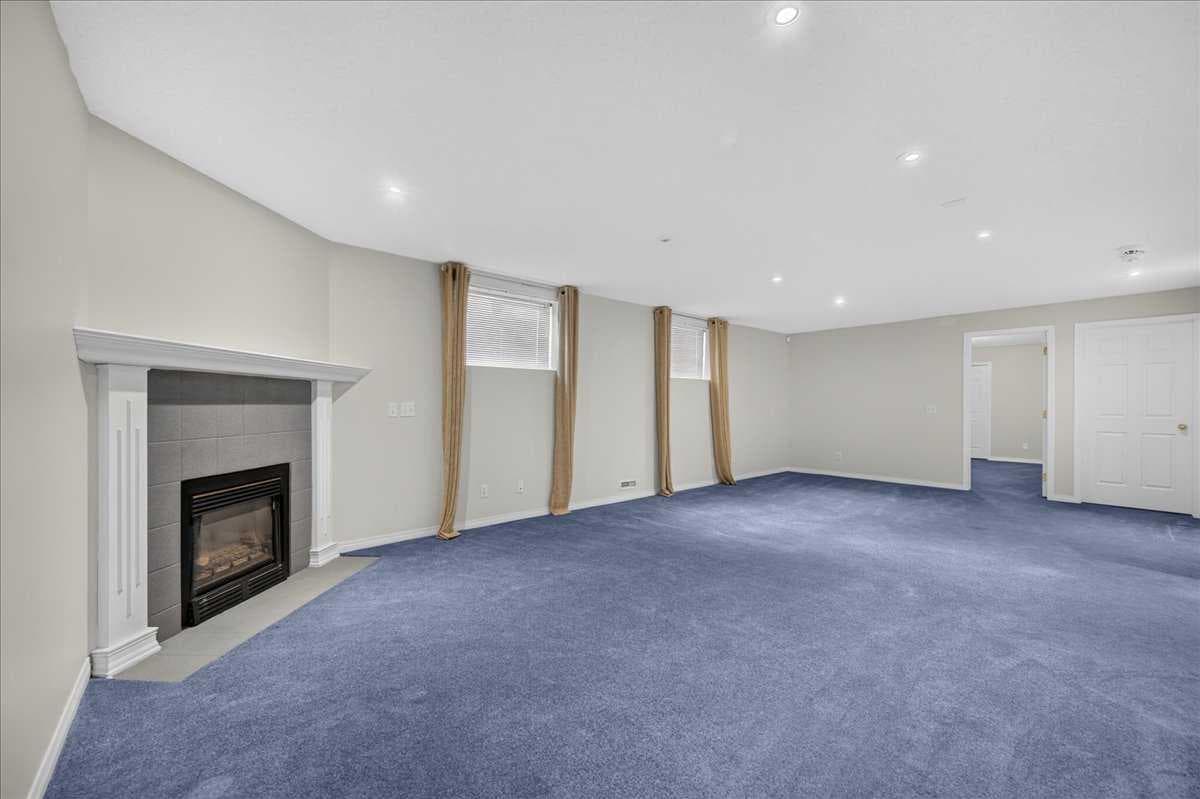 21 Strathearn Gardens SW