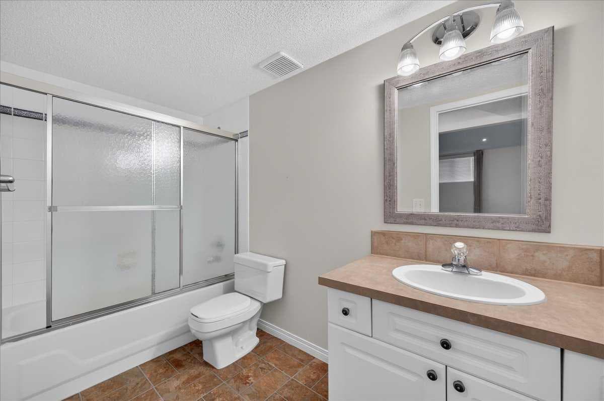 21 Strathearn Gardens SW