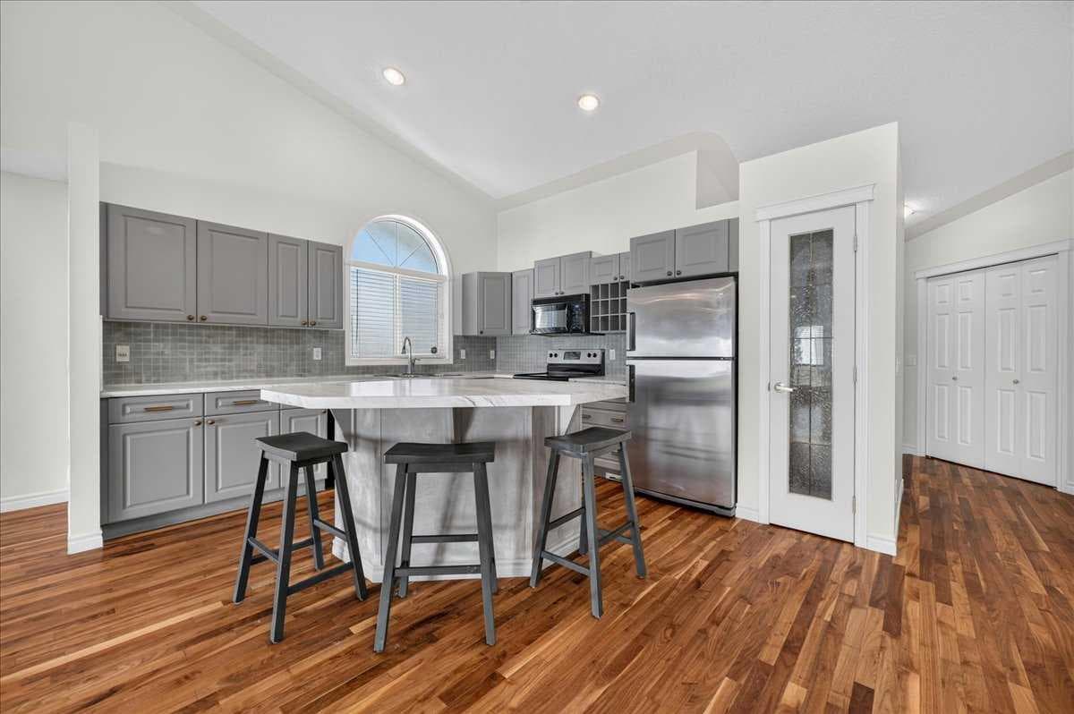 21 Strathearn Gardens SW