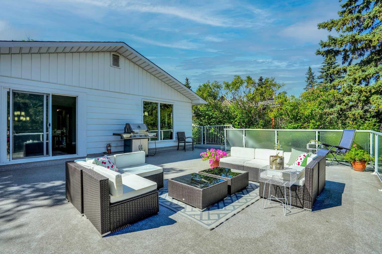 9667 Oakhill Drive SW
