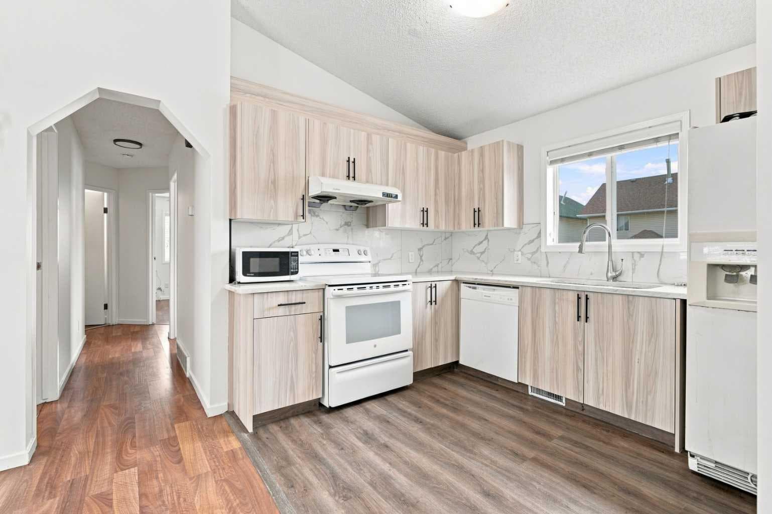 11 Martin Crossing Rise NE