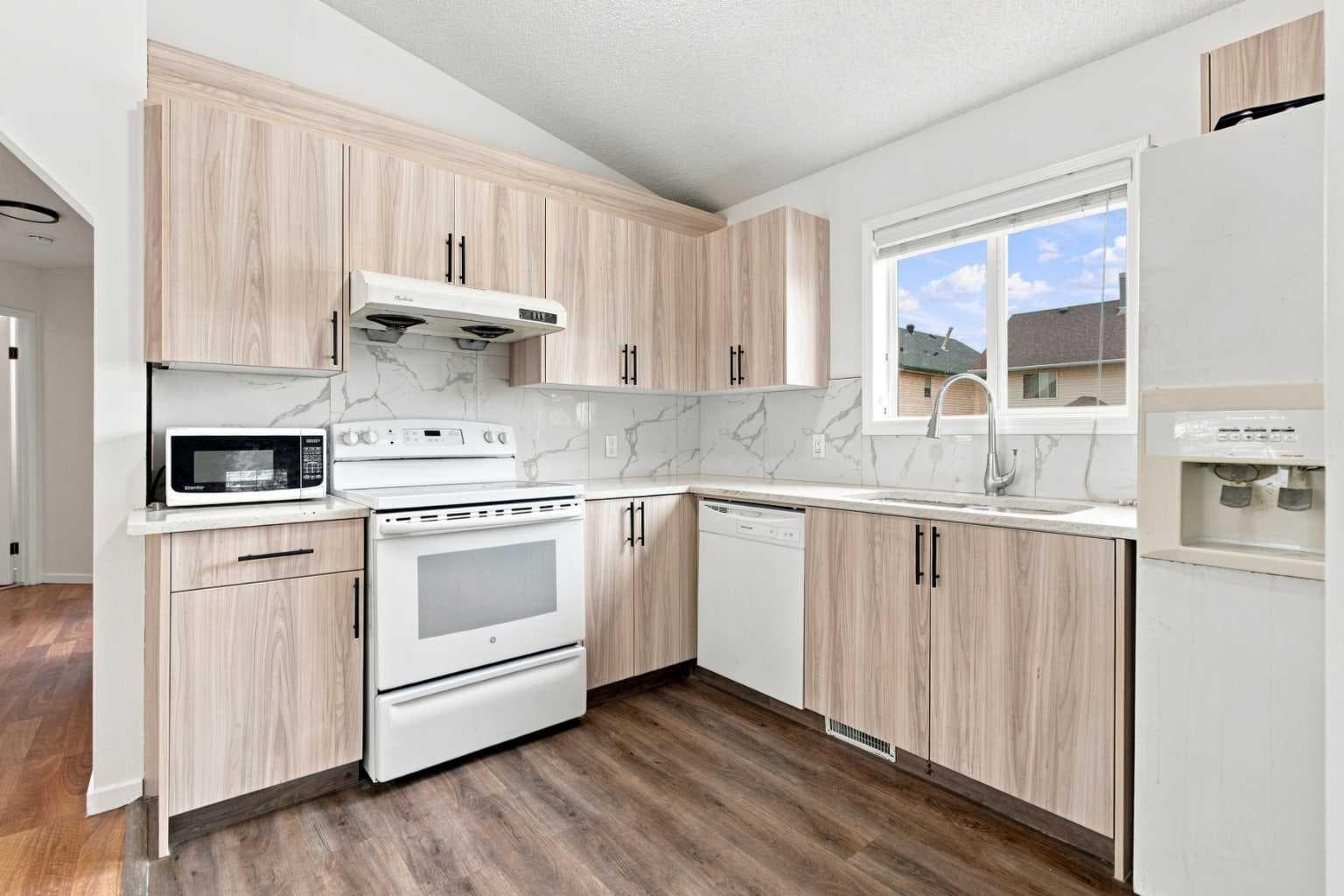 11 Martin Crossing Rise NE