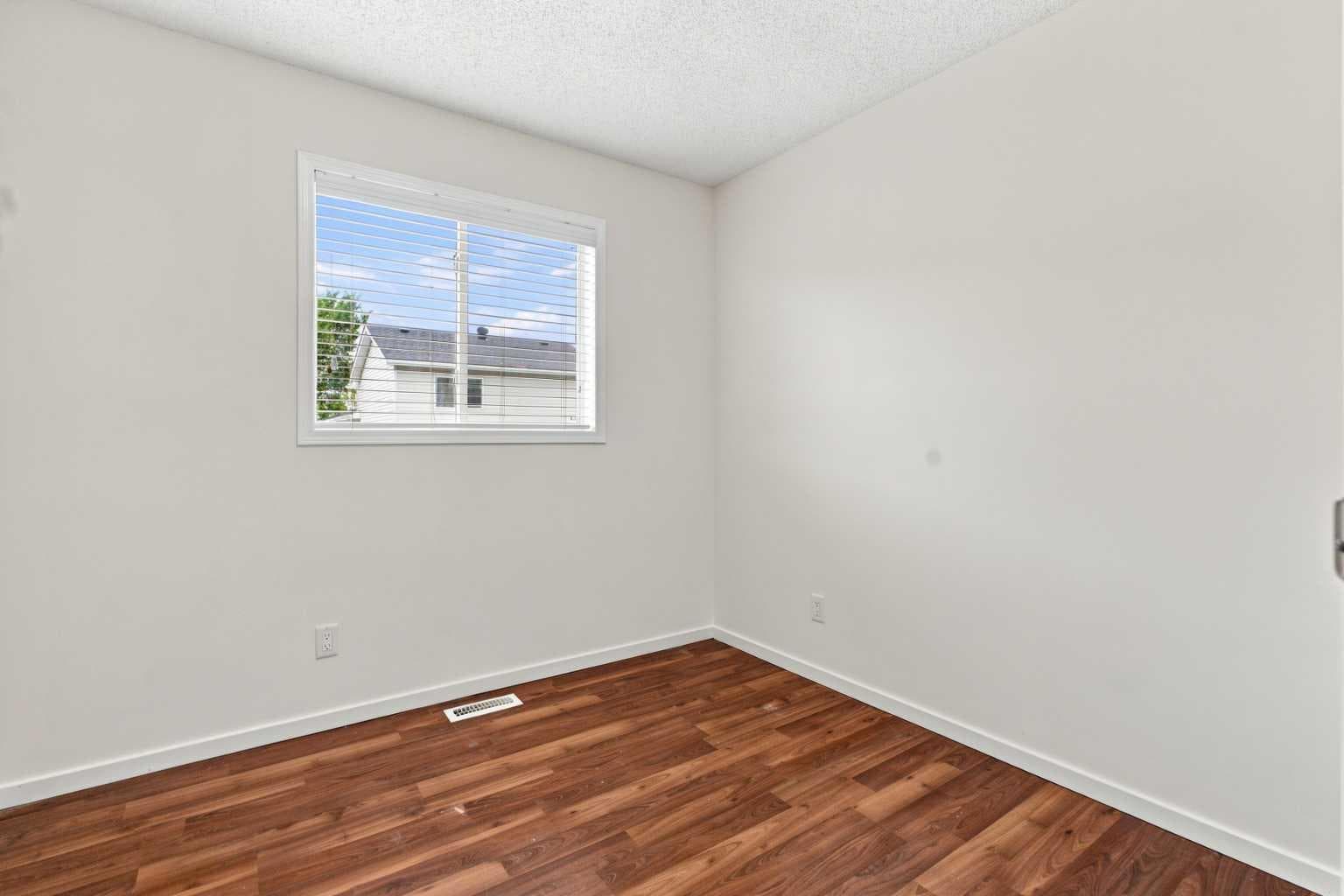 11 Martin Crossing Rise NE