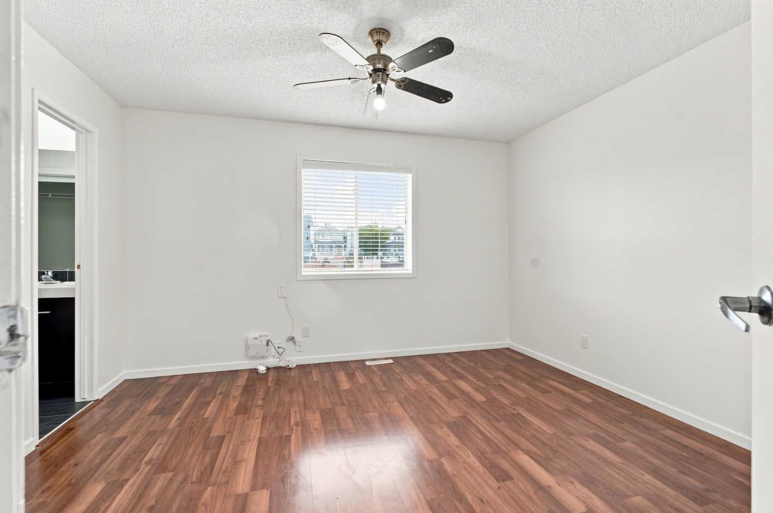 11 Martin Crossing Rise NE