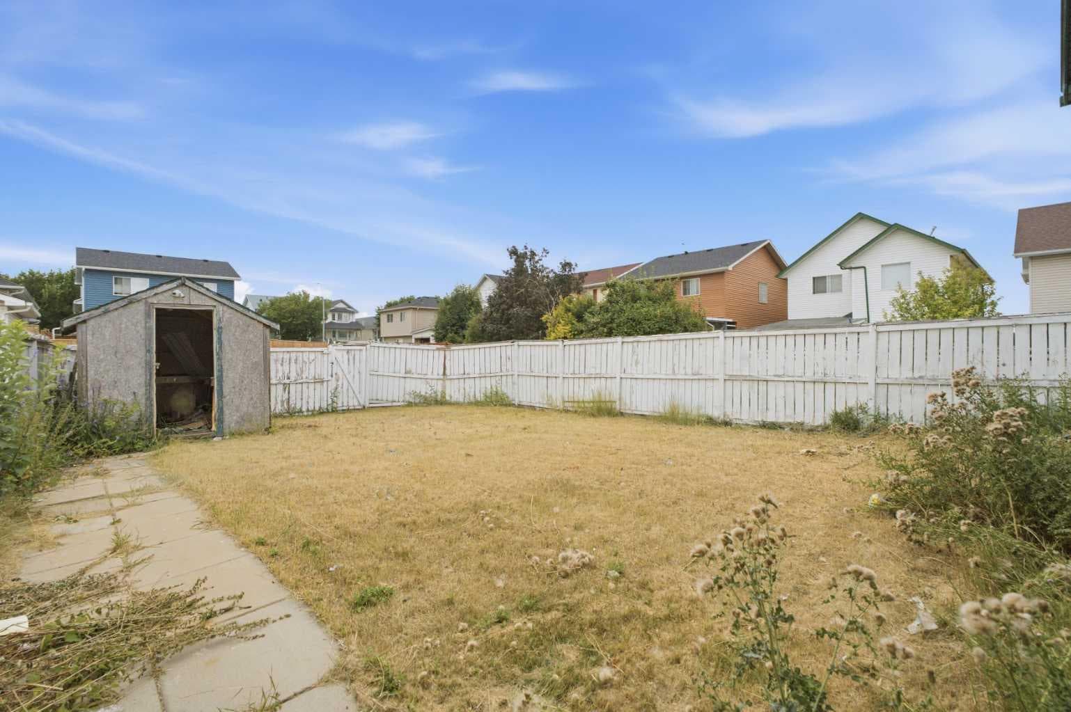 11 Martin Crossing Rise NE