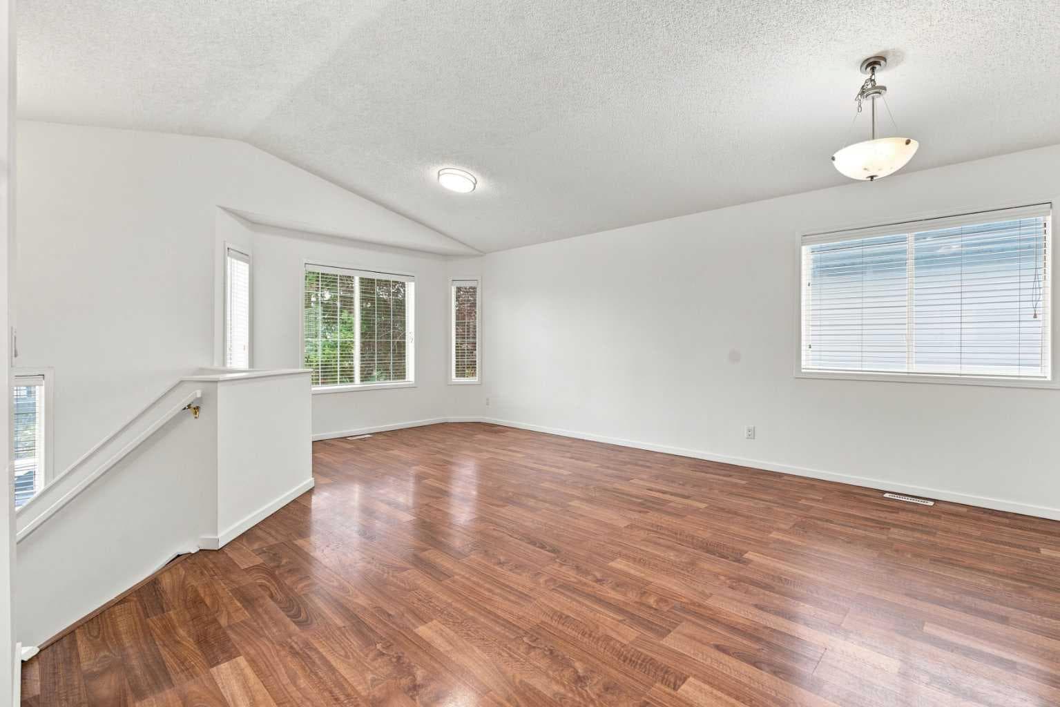 11 Martin Crossing Rise NE