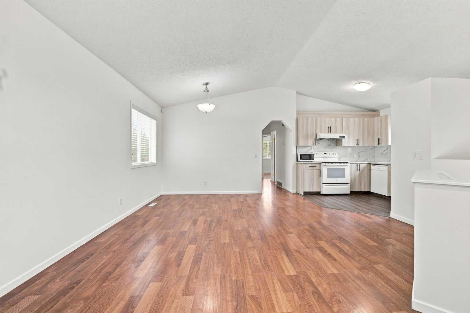 11 Martin Crossing Rise NE