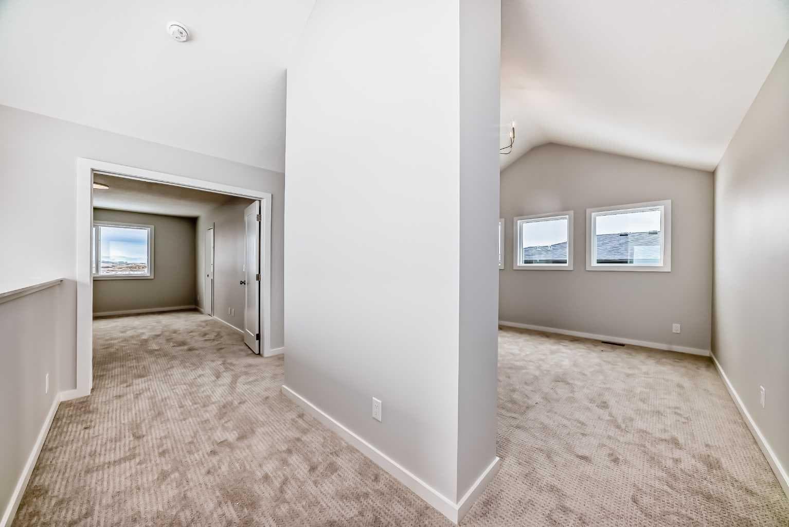 2084 Lancaster Heights SE