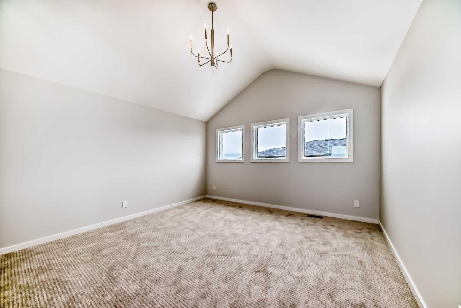 2084 Lancaster Heights SE