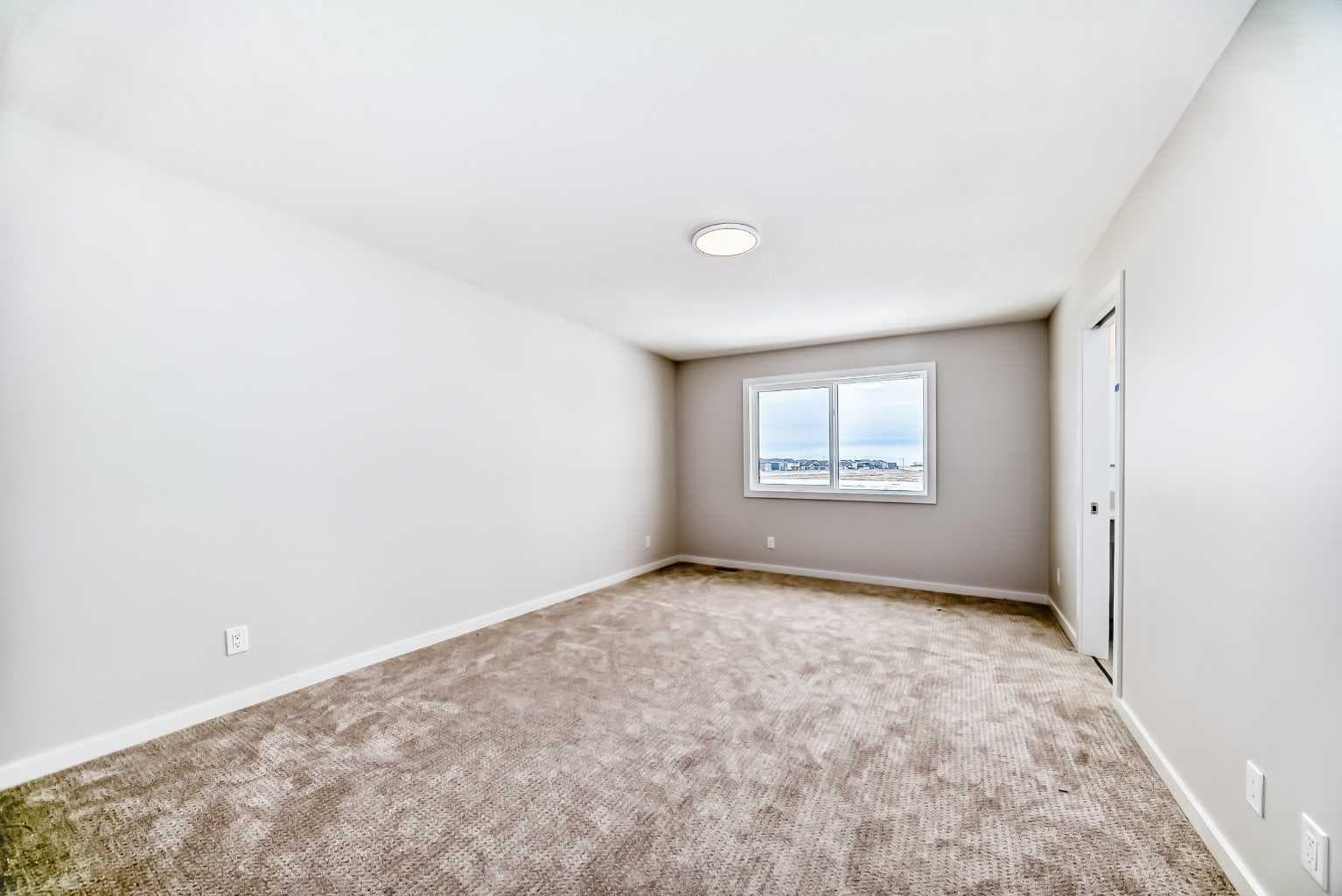 2084 Lancaster Heights SE