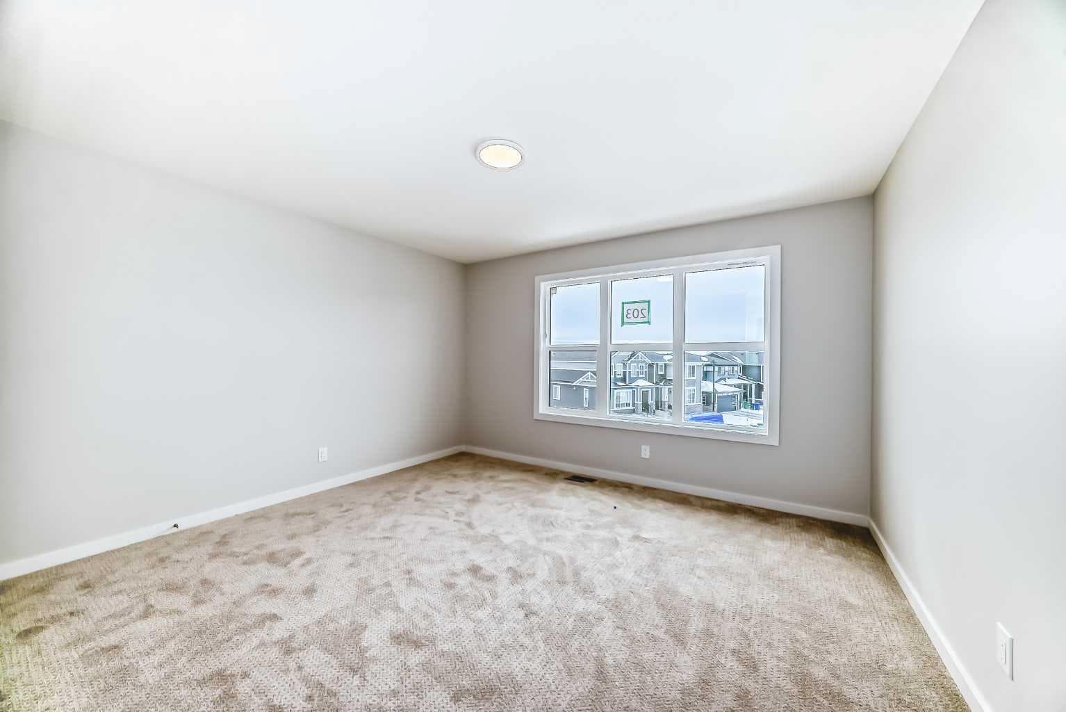 2084 Lancaster Heights SE